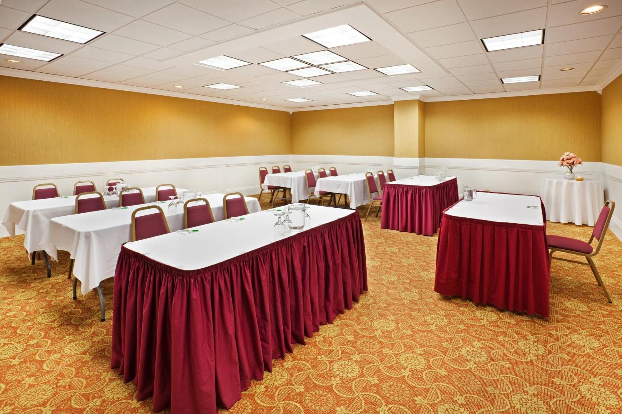 Hotel Johnson By Ihg 3*